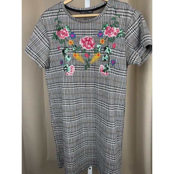 Zara Dresses & Skirts - Zara Embroidered Plaid Shift Dress – Floral Sequin Detail – Size L